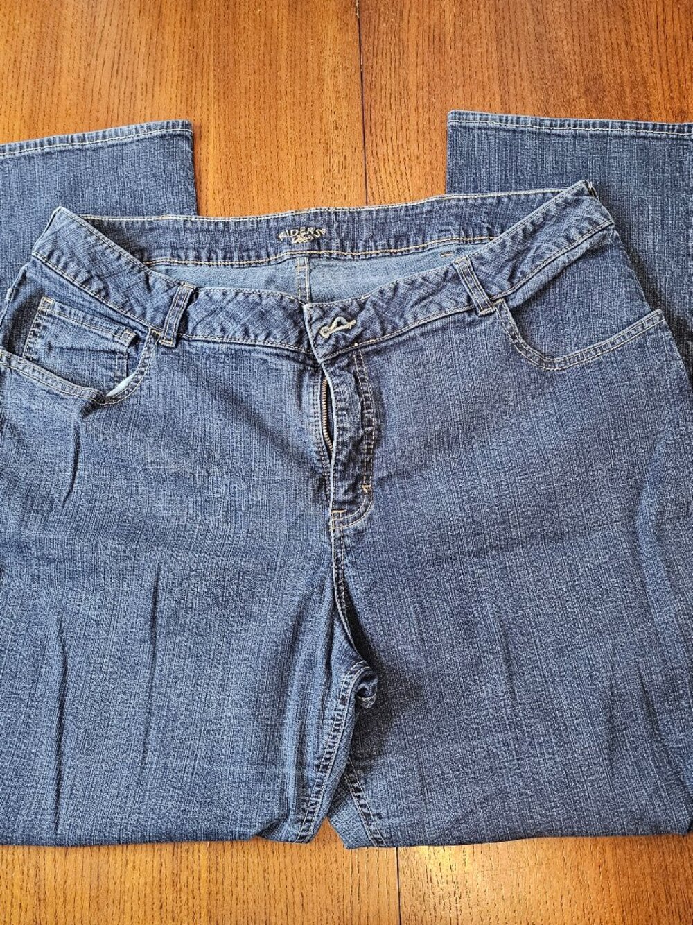 Lee Riders, Plus Size 22W, Mid Rise, Boot Cut, 5 pockets, Faded Blue Jeans